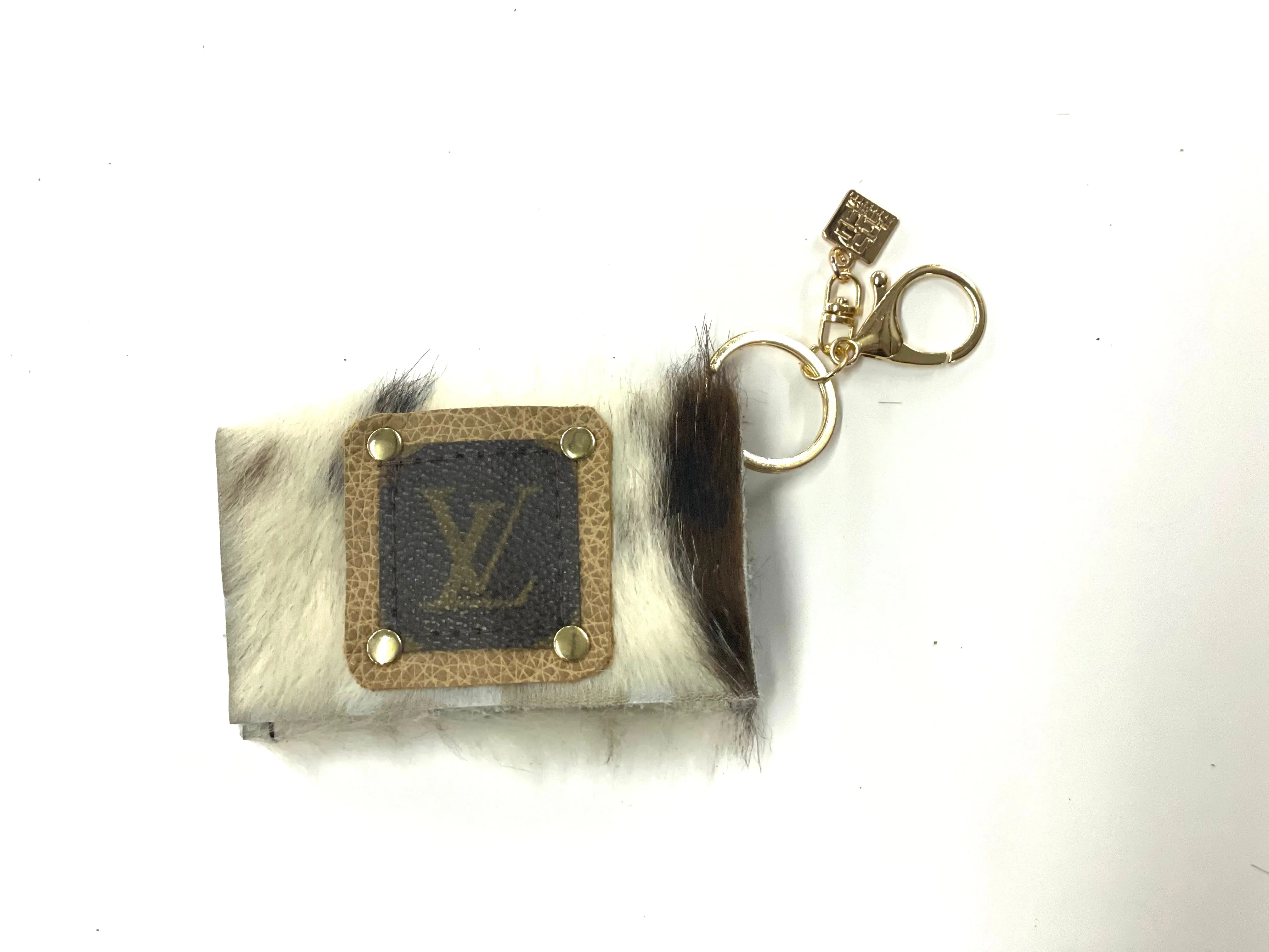 Cardholder in Kelsey with LV patch