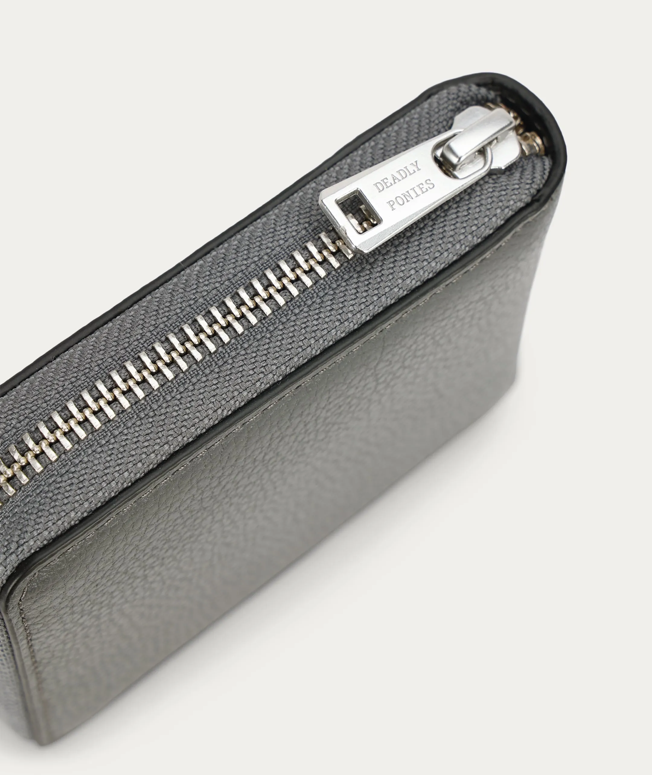 Fritz Wallet - Flint/Silver